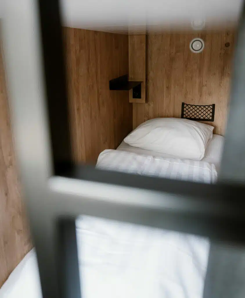 Uniek overnachten in de knusse hostelpod van Stadsklooster Dordt in Dordrecht